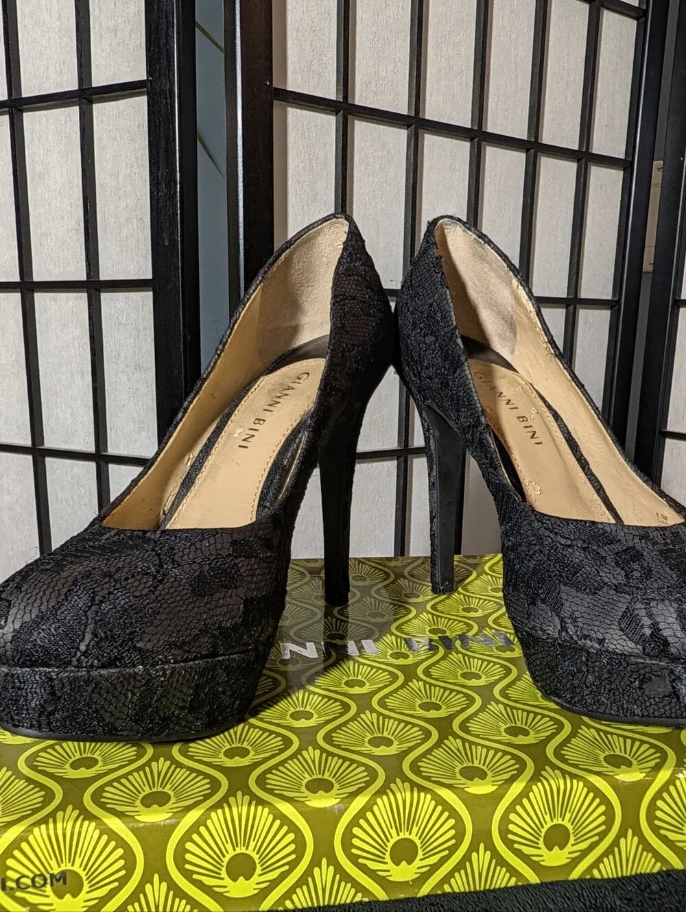 Gianni Bini Black Lace Platform Pumps size 6.5